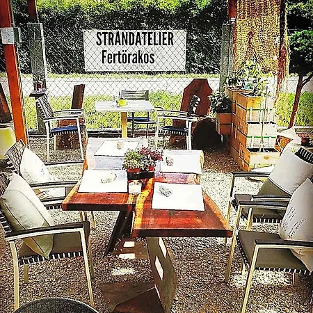 Glamping-tinyhouses Am Neusiedlersee Апартаменты Фертёракош